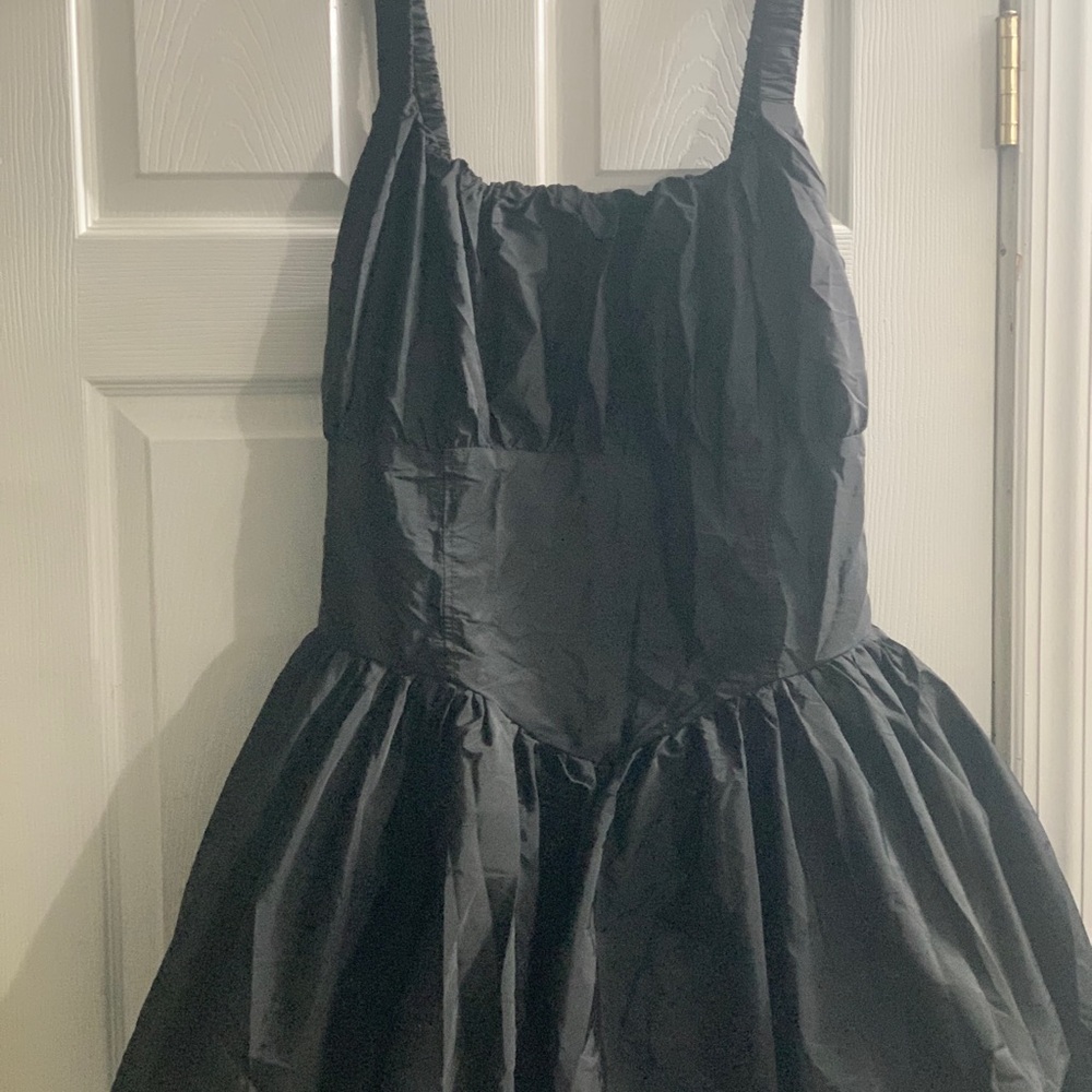 Elegant Black Sleeveless Dress